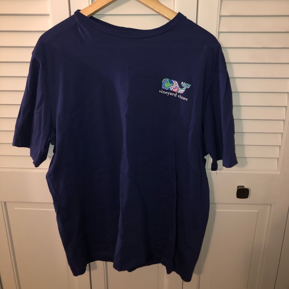 Men’s medium vineyard vines tee